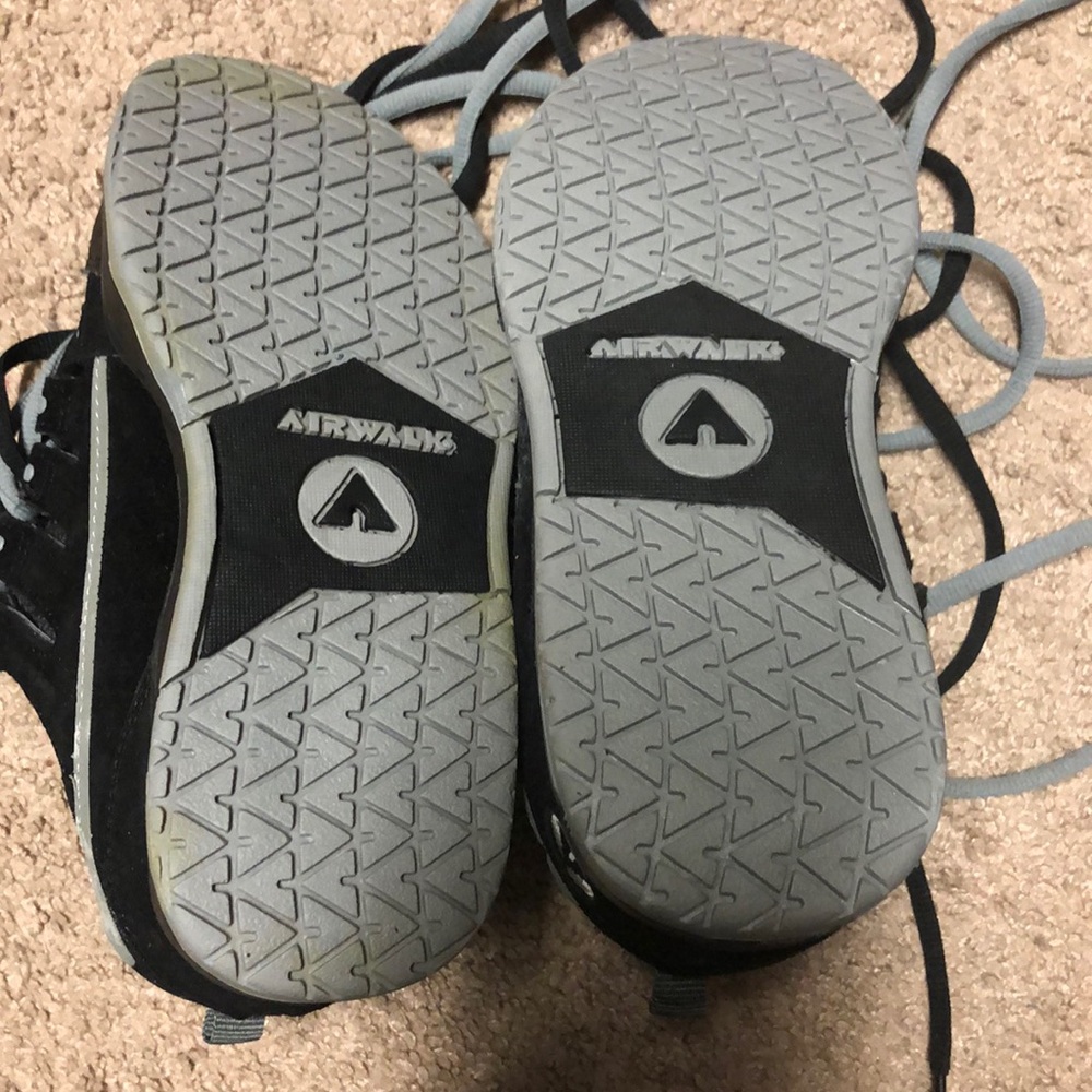 Sneaker - Picture 6 of 8